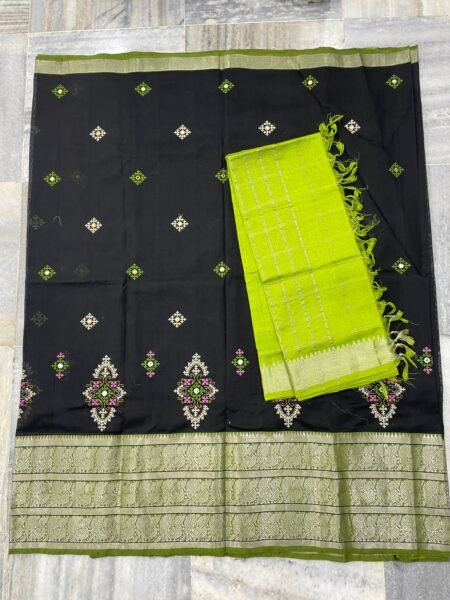 Mangalagiri 300 k Kanchi border pure Pattu Lehenga sets with embroidery works
